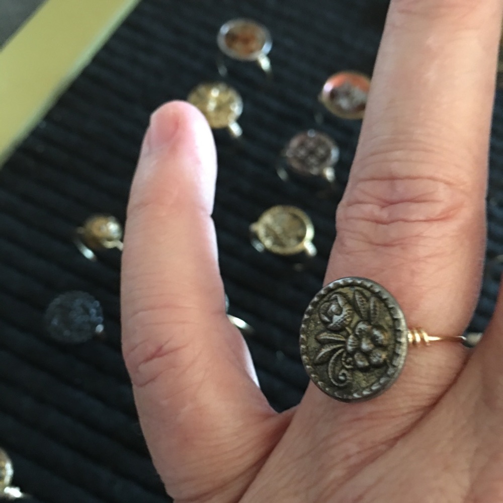 Victorian Button Rings. Durable gold plated. - Picture 6 of 10